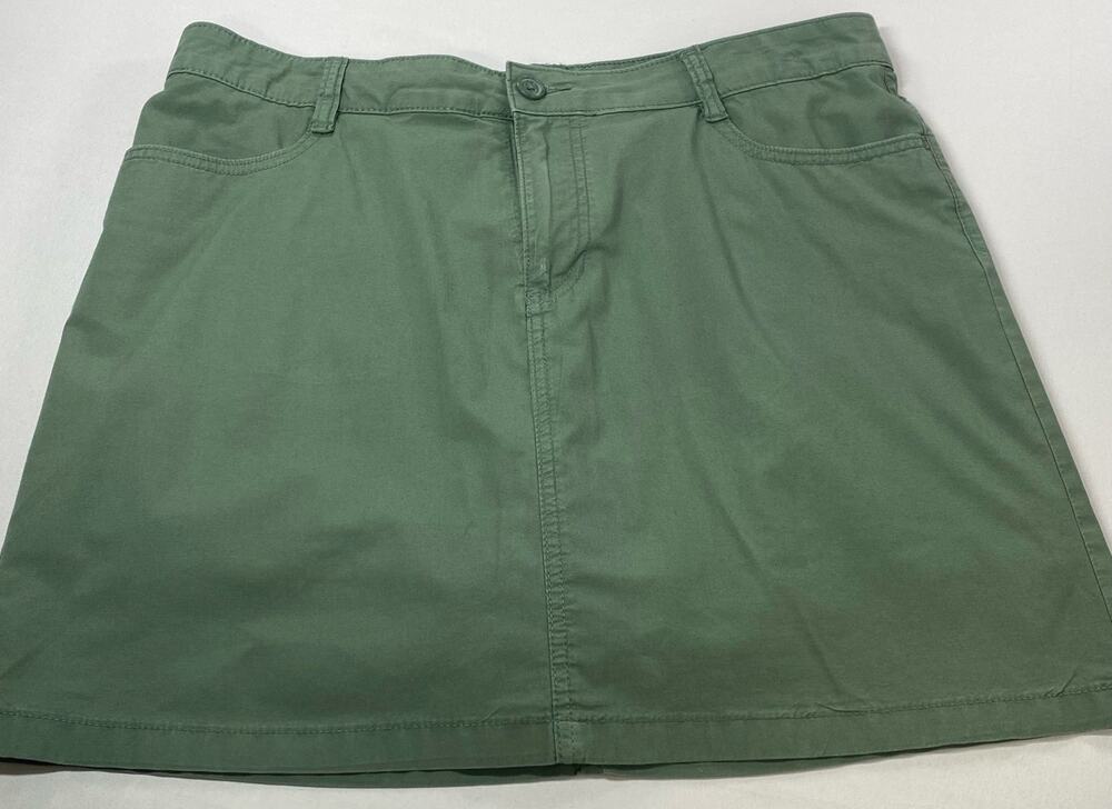 St. John’s Bay Army Green Skort • Size 12 • Cotton Stretch • Pockets